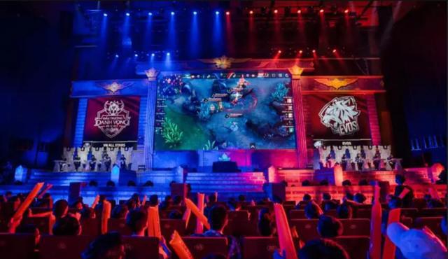 且在末节时 且在末节时